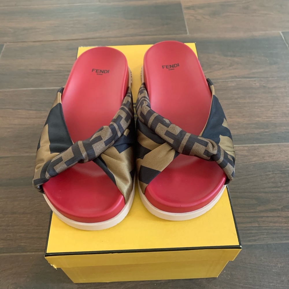 FENDI FF macro slides